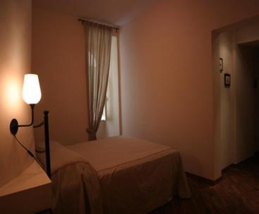 تيراتشينا B&B Vicolo Vecchio الغرفة الصورة