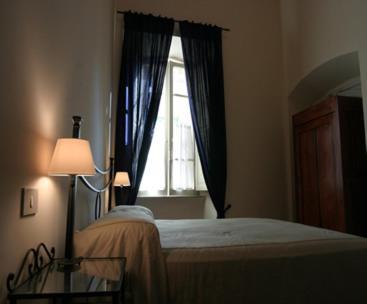 تيراتشينا B&B Vicolo Vecchio الغرفة الصورة