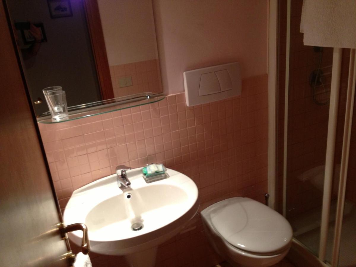 تيراتشينا B&B Vicolo Vecchio المظهر الخارجي الصورة